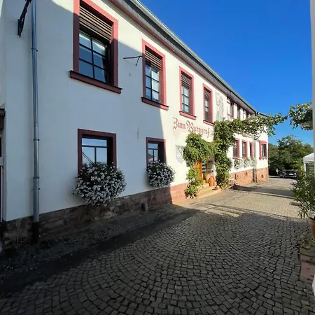 Zum Burggraf Hotel 3*